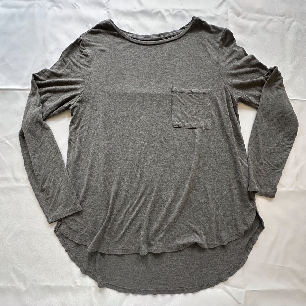 Grace & Karma essential‎ long sleeve gray high lo flowy tee women’s medium